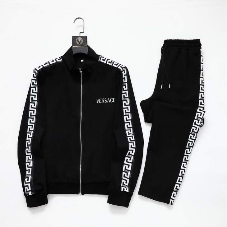 Picture of Versace Sweater Suits _SKUVersaceM-3XL25wn2442796